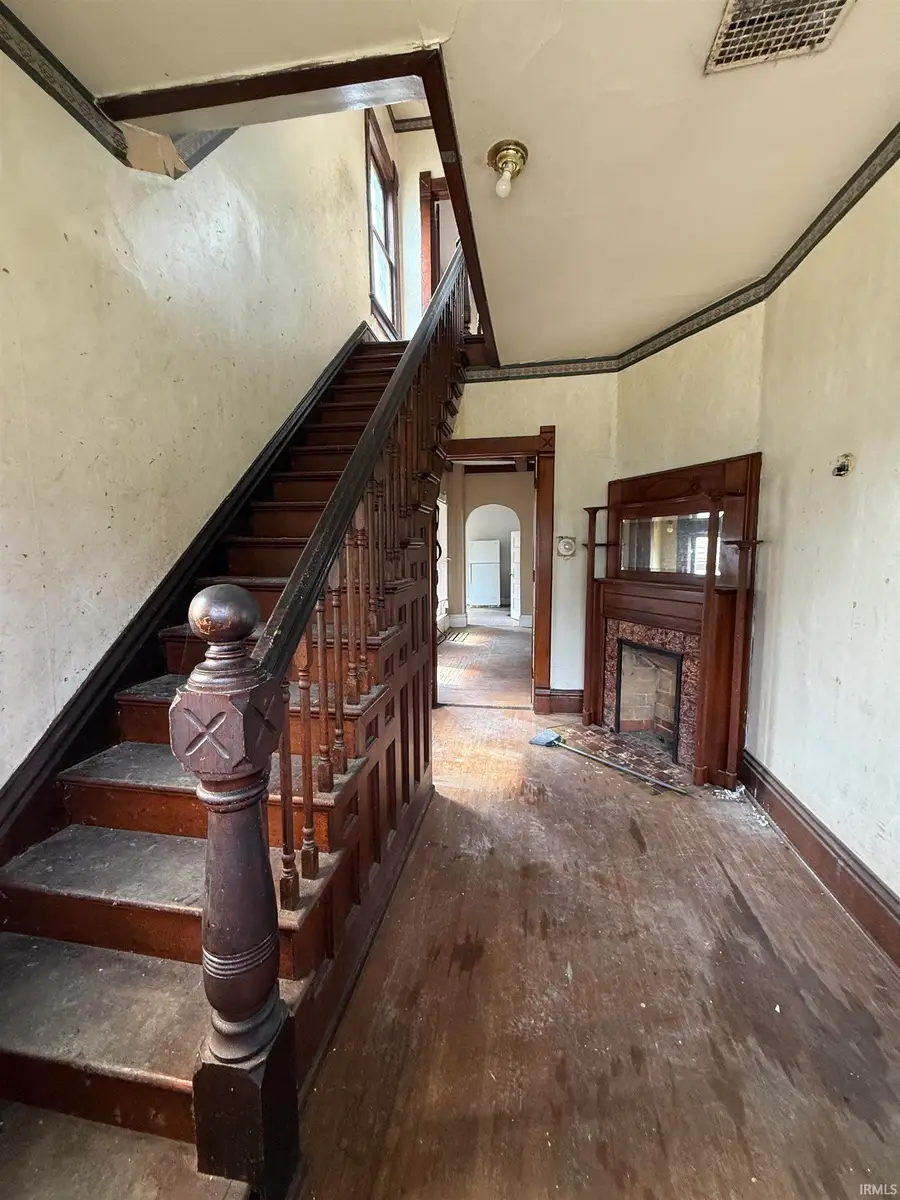 613 W Spencer Avenue, Marion, IN 46952 - #2