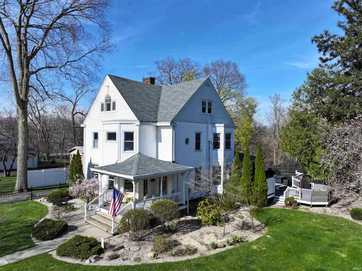 417 S Riverside Drive, Winamac, IN 46996 - #1