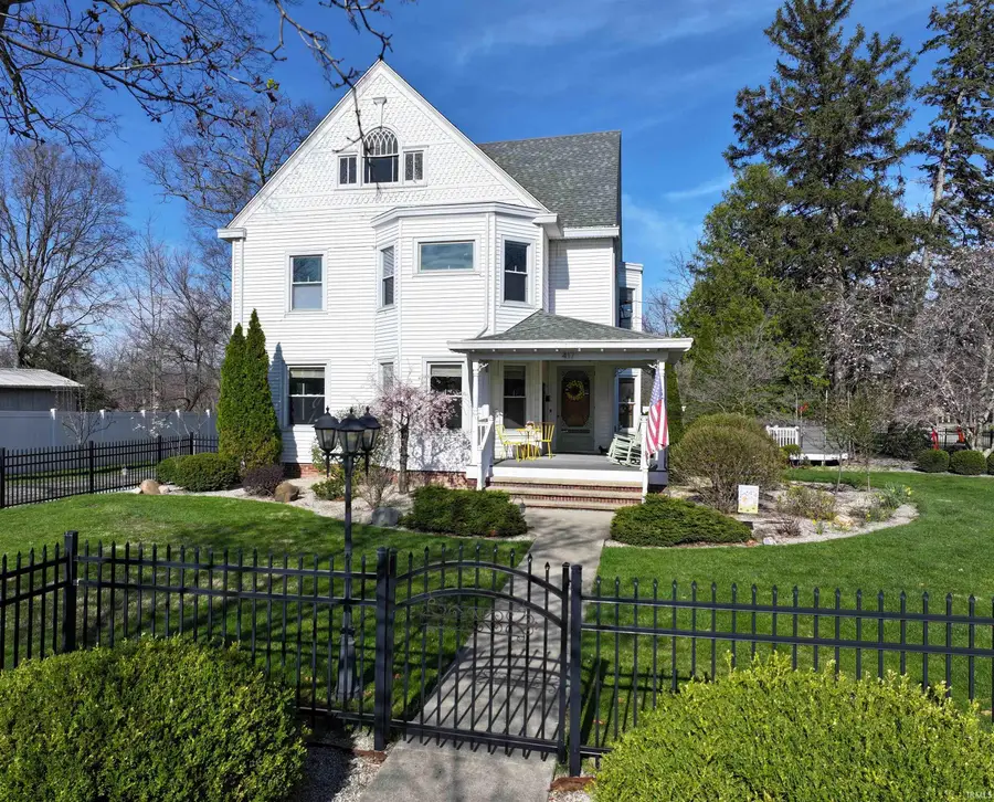 417 S Riverside Drive, Winamac, IN 46996 - #2