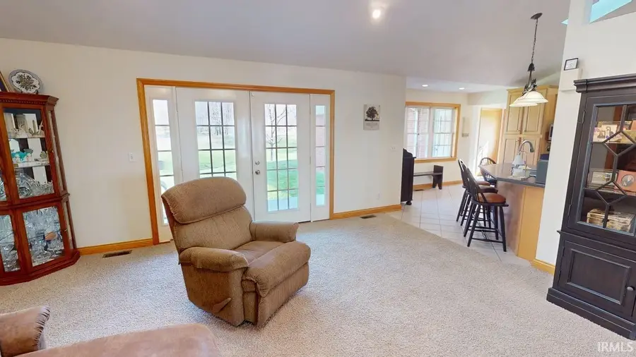 669 E 300 N, Jasper, IN 47546 - #3