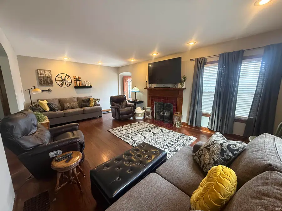 203 W Race Street, Odon, IN 47562 - #2