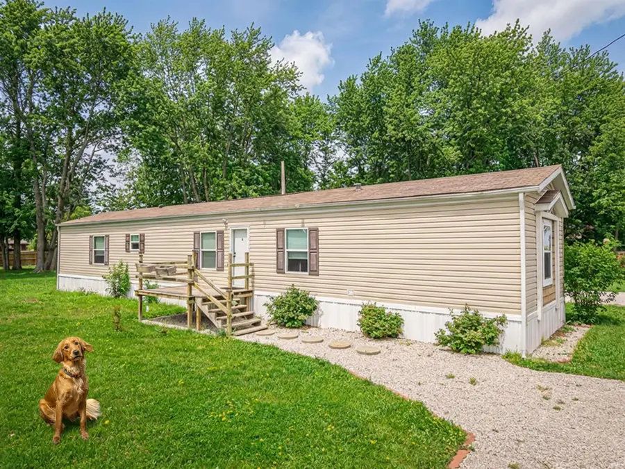 4611 N Alford Locust Street, Petersburg, IN 47567 - #3