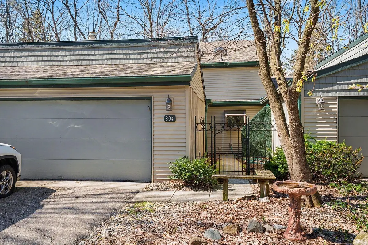 804 E Trailridge Drive, Mishawaka, IN 46544 - #1