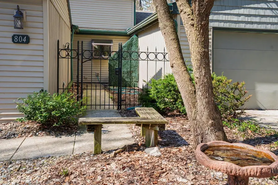 804 E Trailridge Drive, Mishawaka, IN 46544 - #2