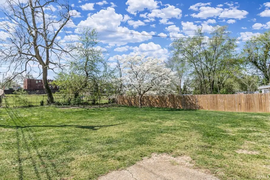 321 E Chestnut Street, Boonville, IN 47601 - #2