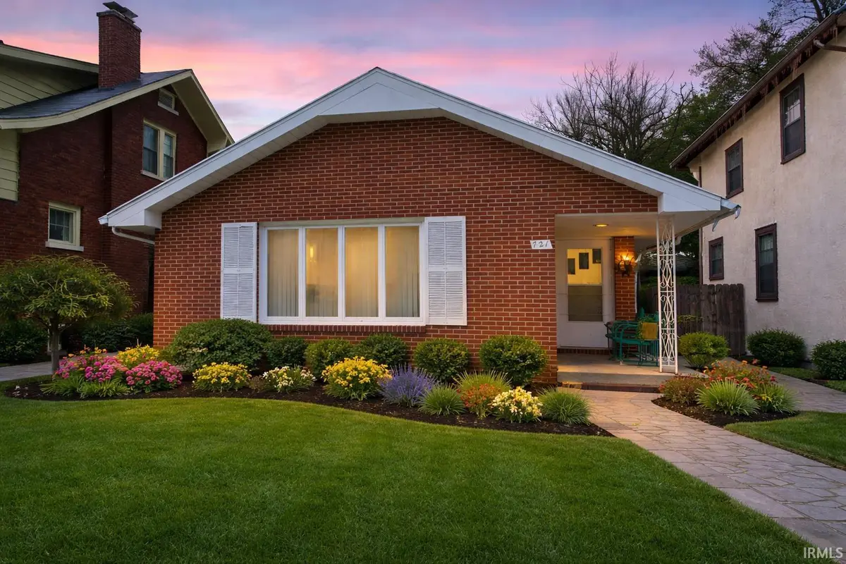 721 W Oakdale Drive, Fort Wayne, IN 46807 - #1