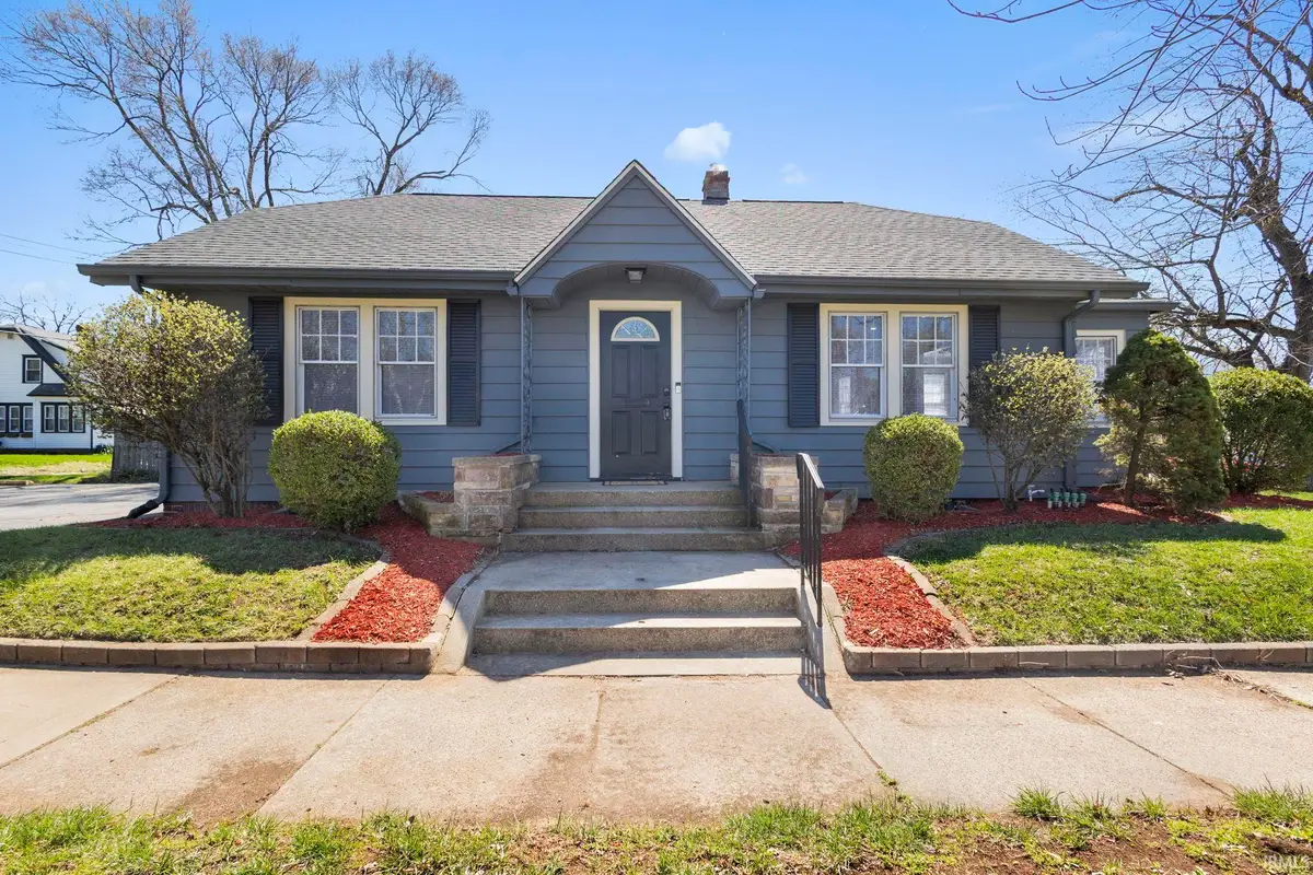 1202 S Twyckenham Drive, South Bend, IN 46615 - #1