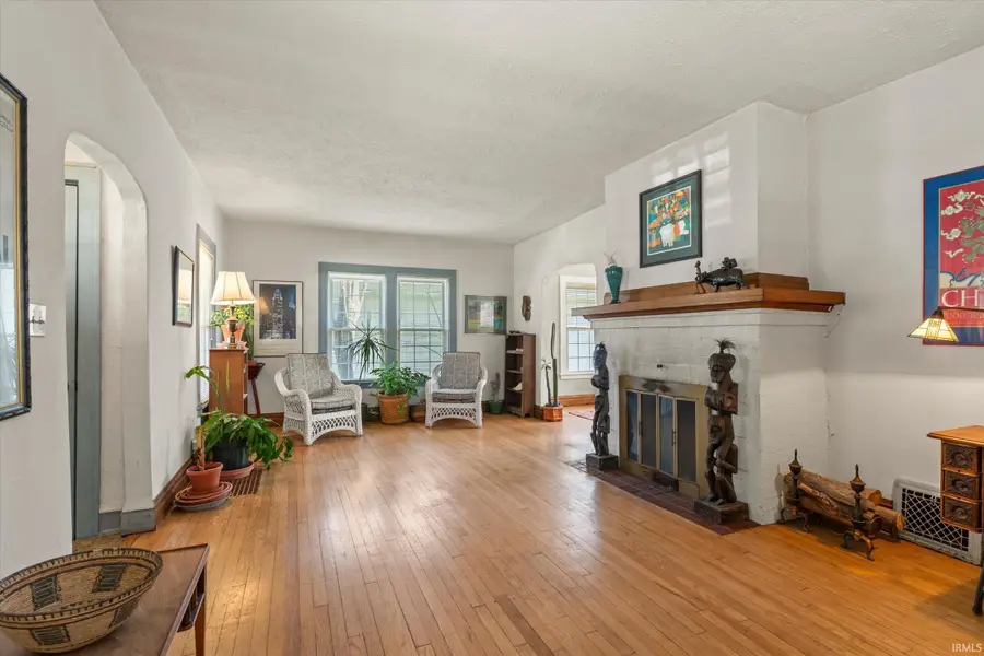 402 Parkovash Avenue, South Bend, IN 46617 - #3