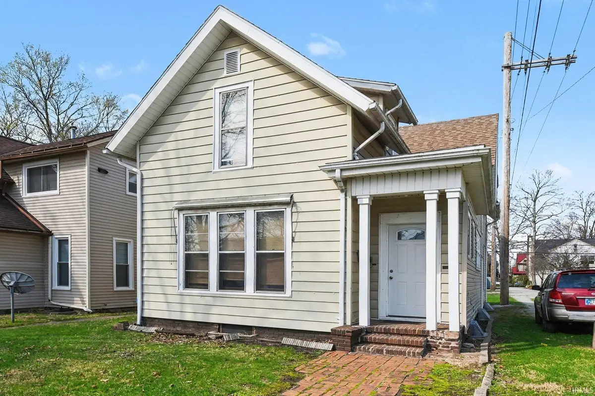 313 S 7th Street, Goshen, IN 46528 - #1