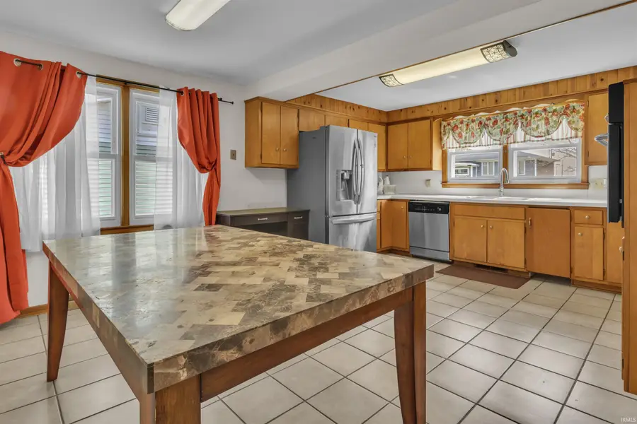 1145 E Water Street, Mount Vernon, IN 47620 - #3