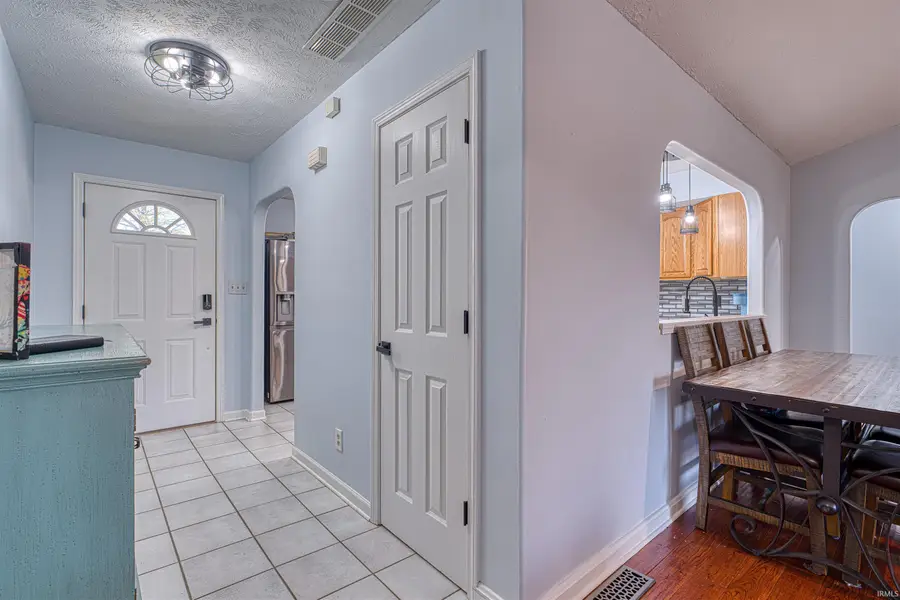 2306 Lake Drive, Evansville, IN 47711 - #2