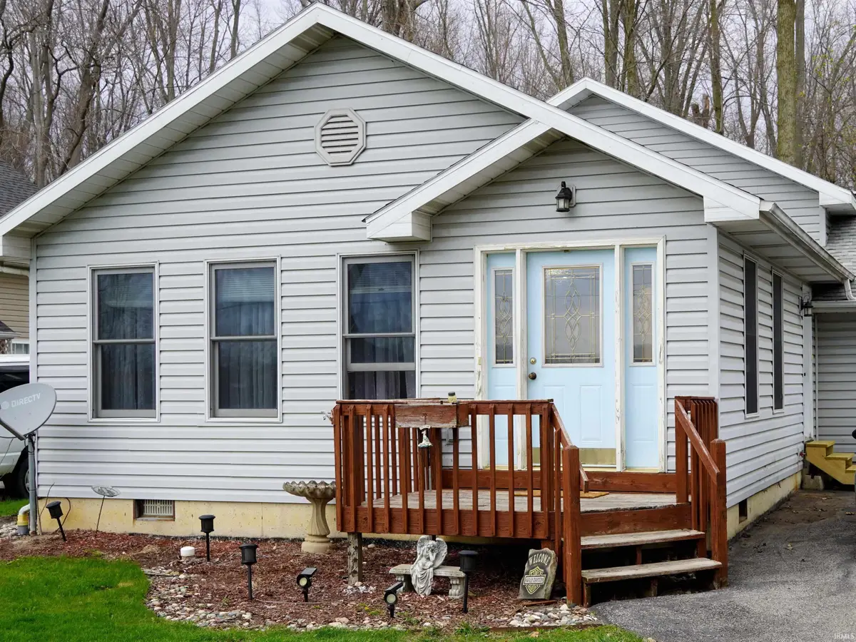 6449 E Mcguire Road, Churubusco, IN 46723 - #1