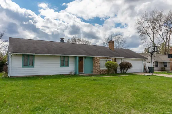 1662 Greenwood Drive, South Bend, IN 46614