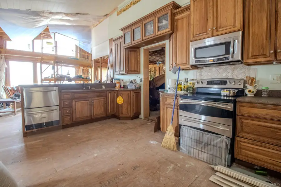 6105 S State Road 10, Knox, IN 46534 - #2