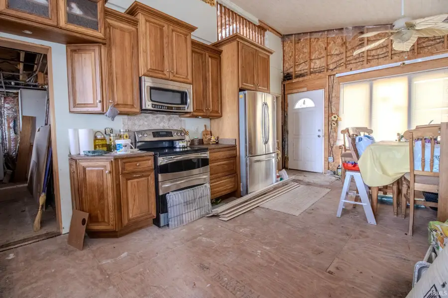 6105 S State Road 10, Knox, IN 46534 - #3