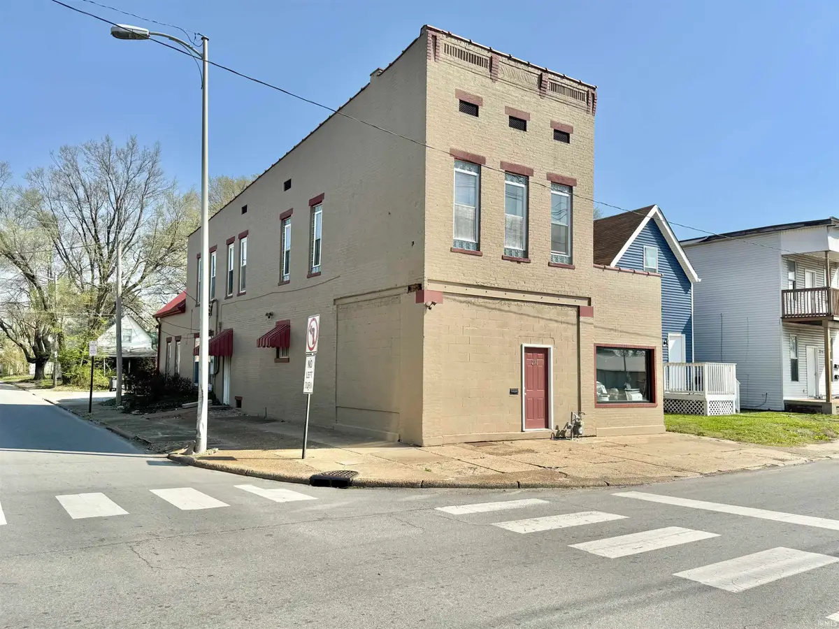 200 E Columbia Street, Evansville, IN 47711 - #1