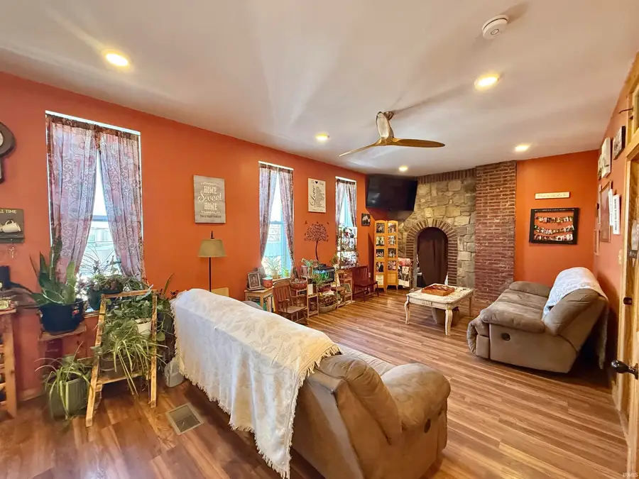 200 E Columbia Street, Evansville, IN 47711 - #2