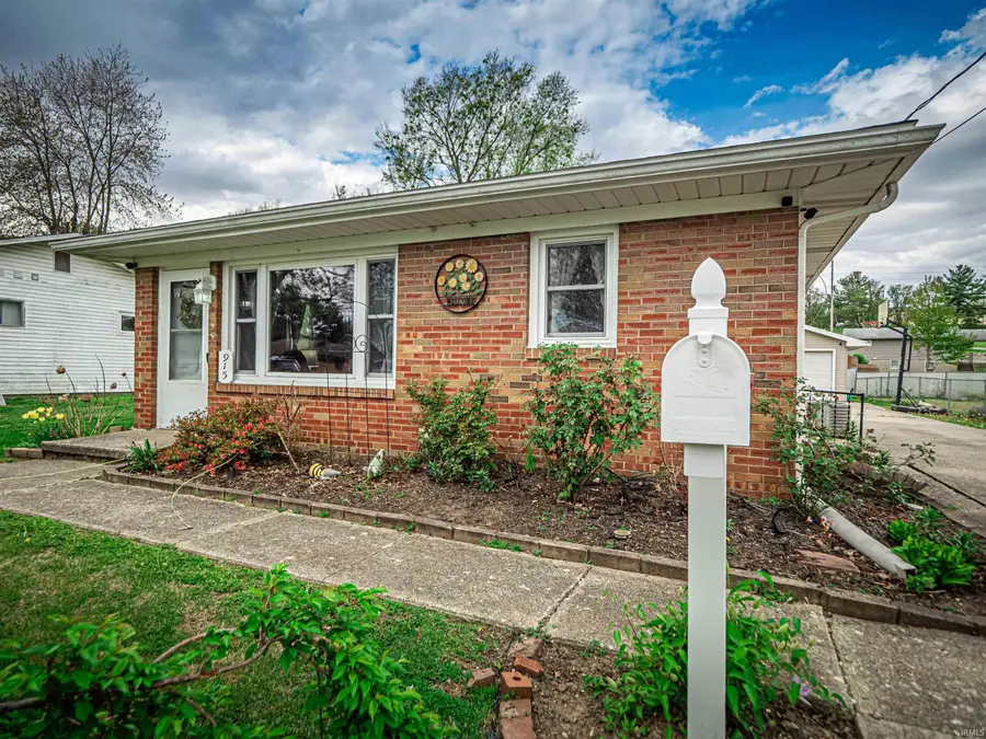 915 S Hall Street, Princeton, IN 47670 - #2