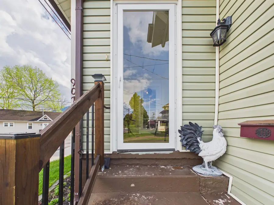 902 E Tipton Street, Huntington, IN 46750 - #2