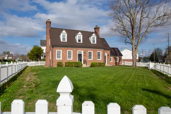 242 SE Greenville Avenue, Winchester, IN 47394