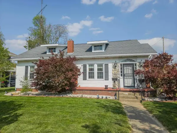 107 S 6th Street, St. Francisville, IL 62460