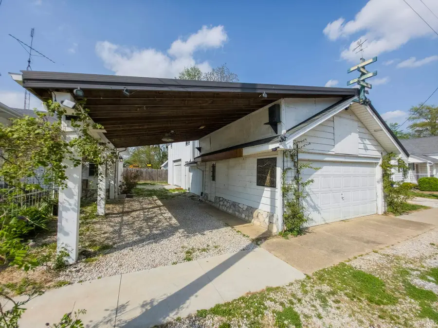 107 S 6th Street, Saint Francisville, IL 62460 - #2