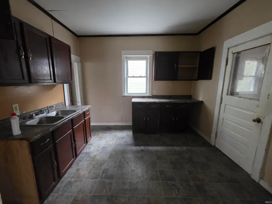 320 E Fox Street, South Bend, IN 46613 - #2