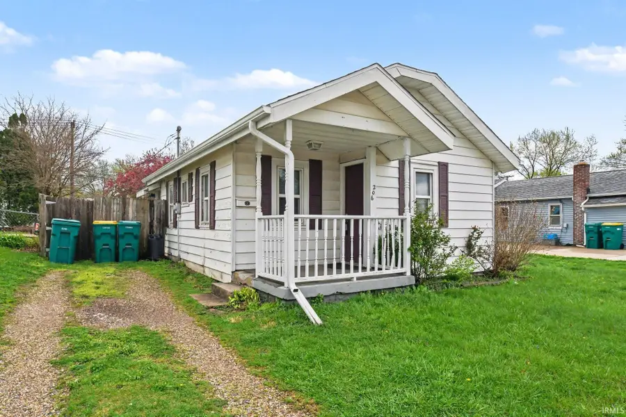 206 Helen Avenue, Mishawaka, IN 46544 - #2