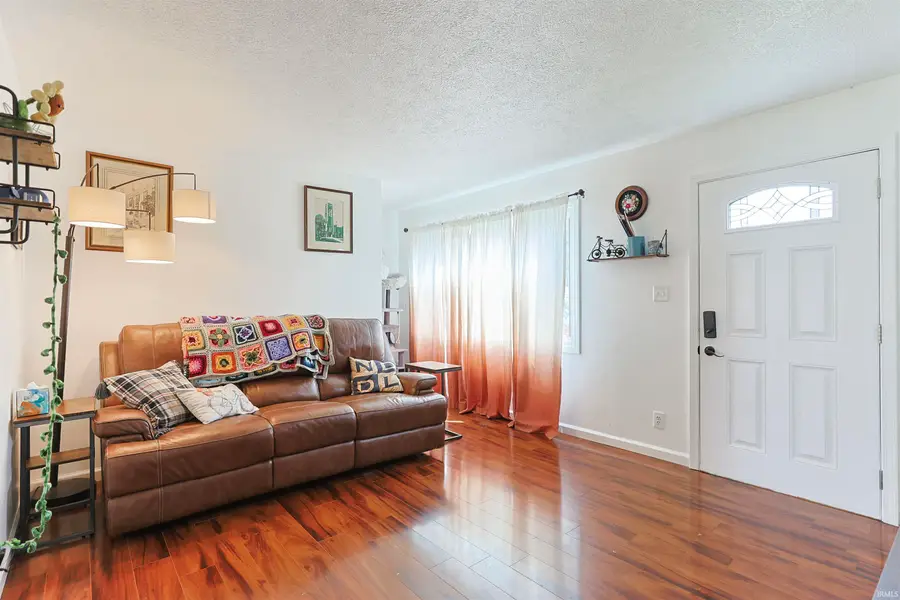 915 S Dale Avenue, Mishawaka, IN 46544 - #3