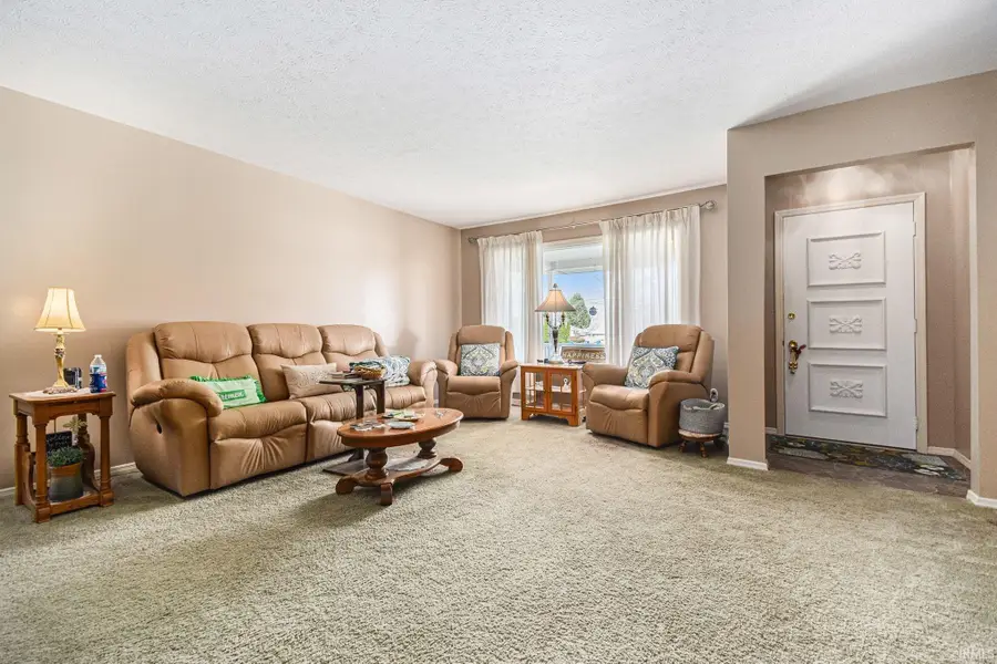 404 E Raymond Street, Bremen, IN 46506 - #2