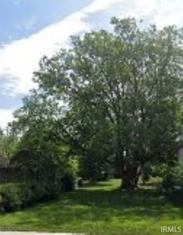 V/L ADJ 206 Birdsell Street, South Bend, IN 46628