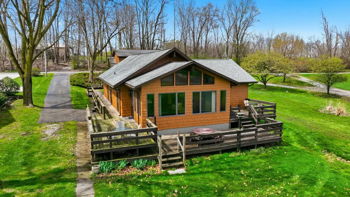 8060 N Brown Road, Columbia City, IN 46725 - #1