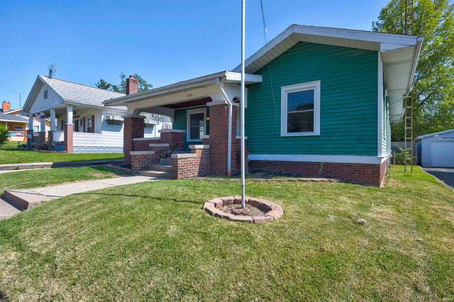 805 W 4th Street, Bicknell, IN 47512 - #3