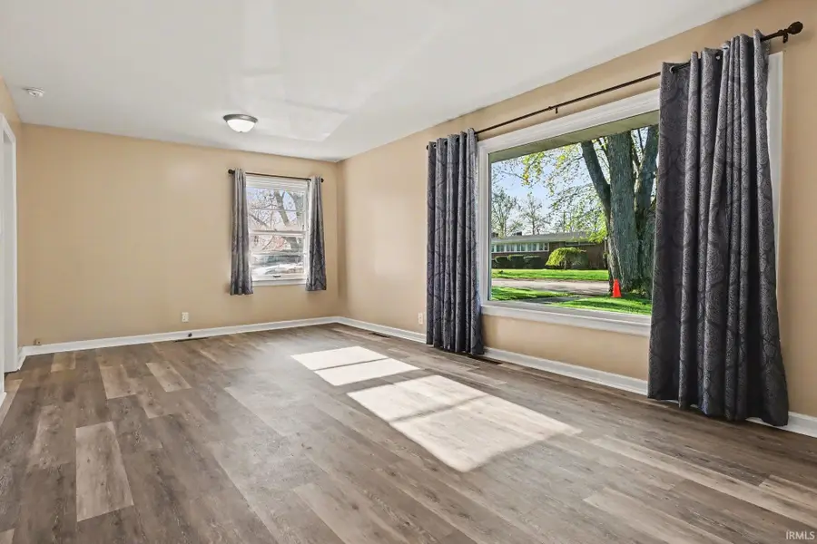 606 E John Street, Nappanee, IN 46550 - #3