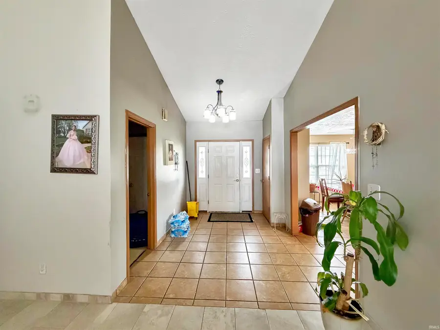 831 Ash Circle, Frankfort, IN 46041 - #3