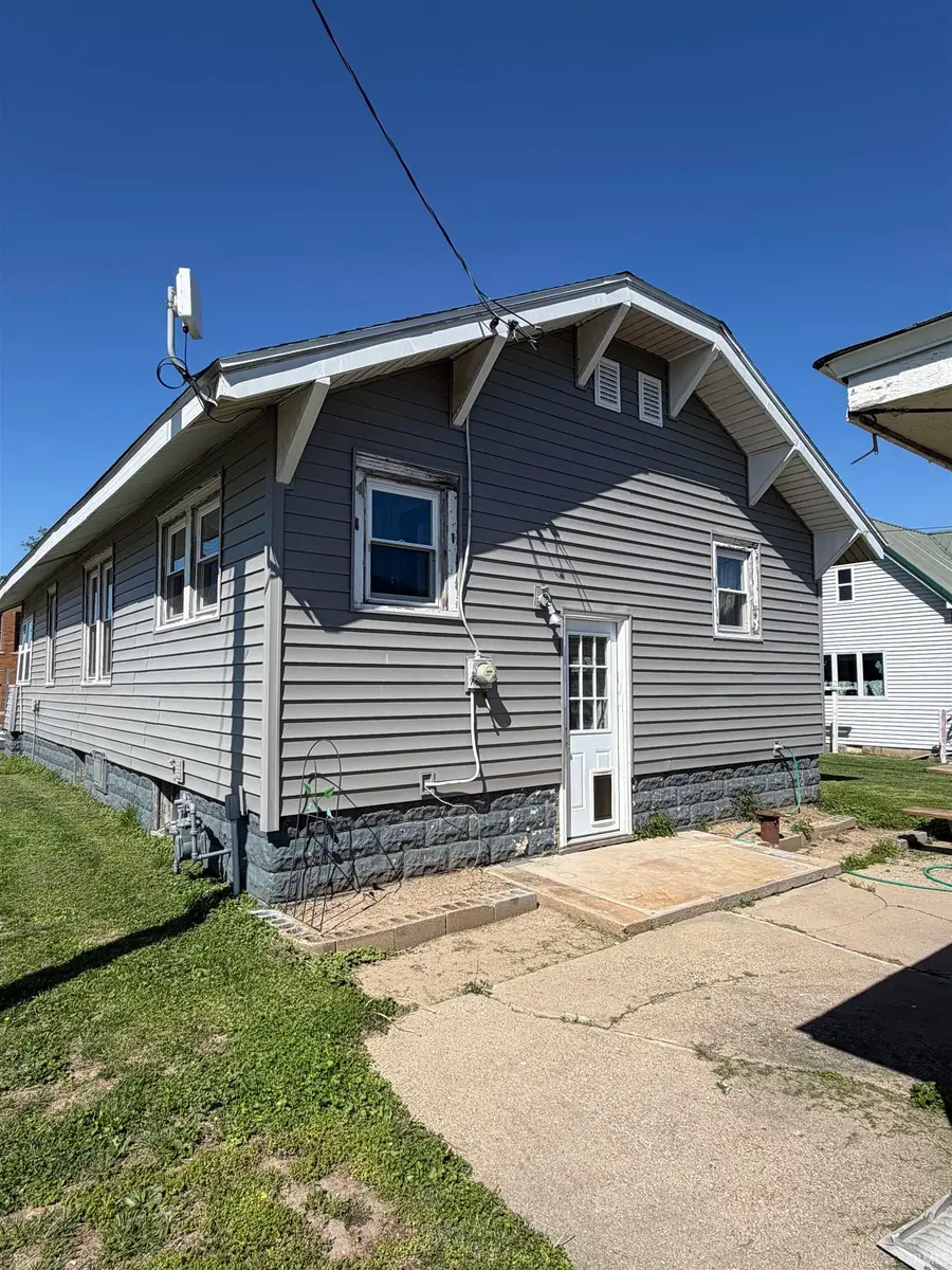 8006 E Main Street, Dugger, IN 47848 - #3