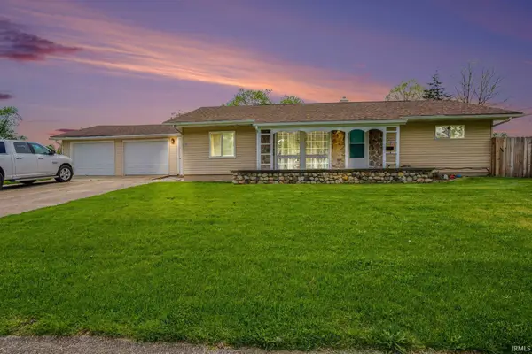 1207 Manchester Drive, South Bend, IN 46615