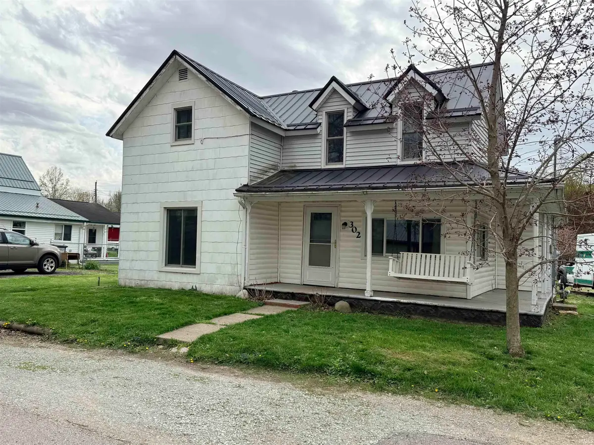302 Main Street, La Paz, IN 46537 - #1
