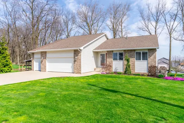 640 Ln 201 Lake Pleasant, Fremont, IN 46737