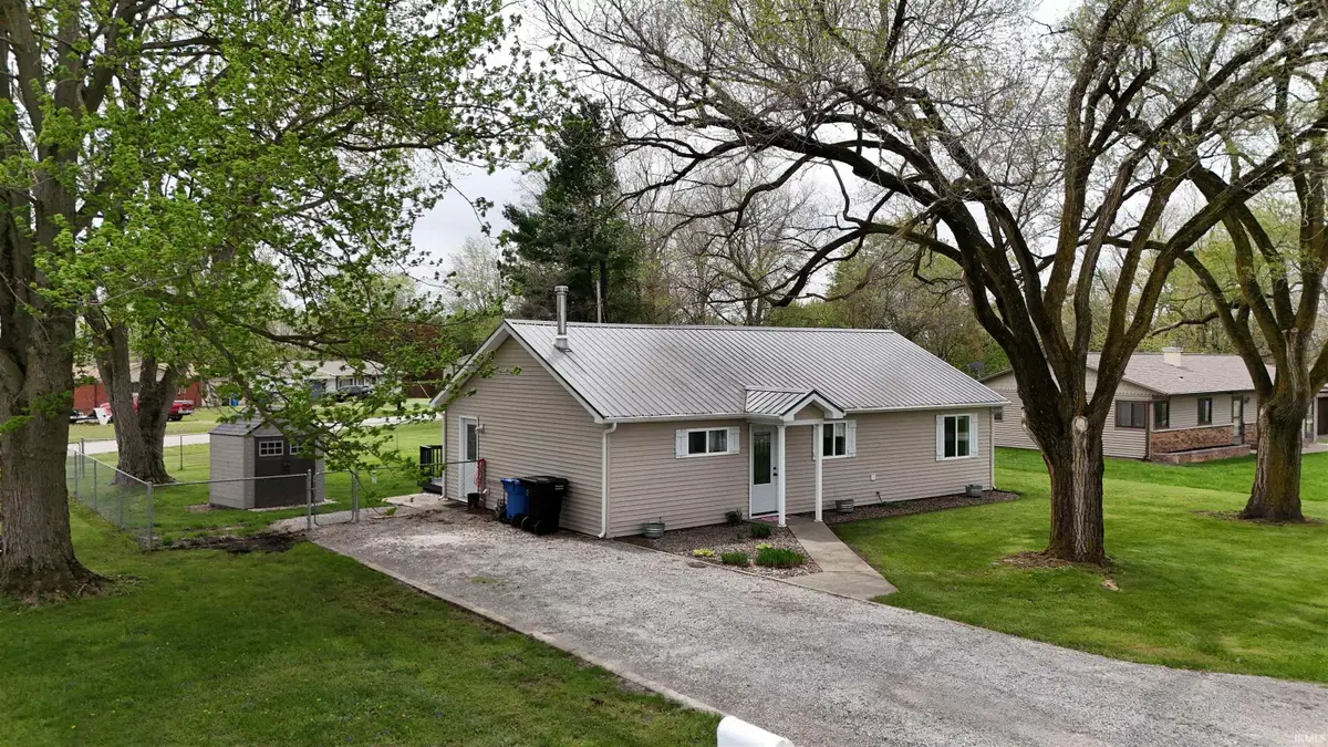 809 W Anderson Road, Churubusco, IN 46723 - #1