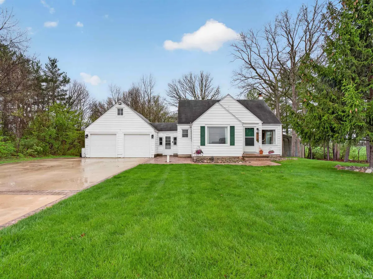 8715 Yellow River Road, Fort Wayne, IN 46818 - #1