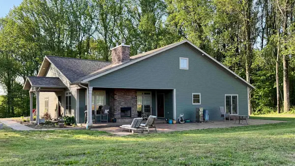 11925 E Cates Road, Wheatland, IN 47597