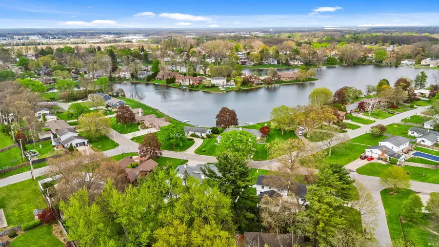 1604 East Lake Dr West, Elkhart, IN 46514 - #2