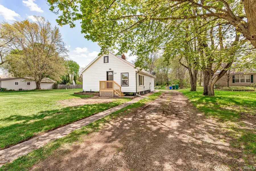 745 E 18th Street, Mishawaka, IN 46544 - #2