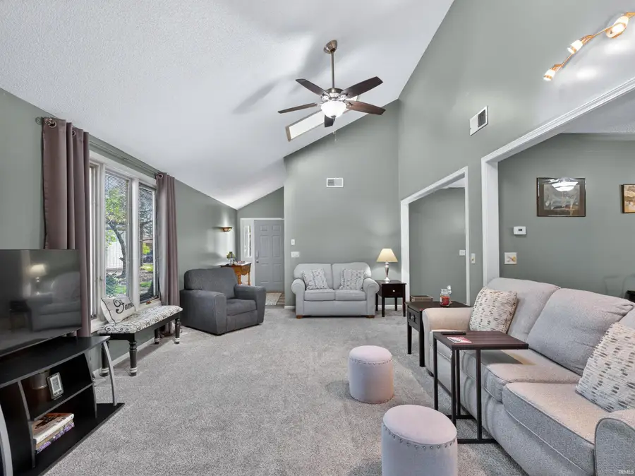 4427 W Shenandoah Cir, Fort Wayne, IN 46835 - #3