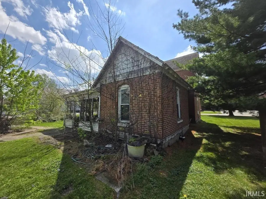 121 E North A Street, Gas City, IN 46933 - #3