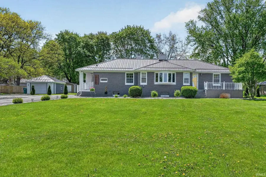 523 W 16th Street, Mishawaka, IN 46544 - #2