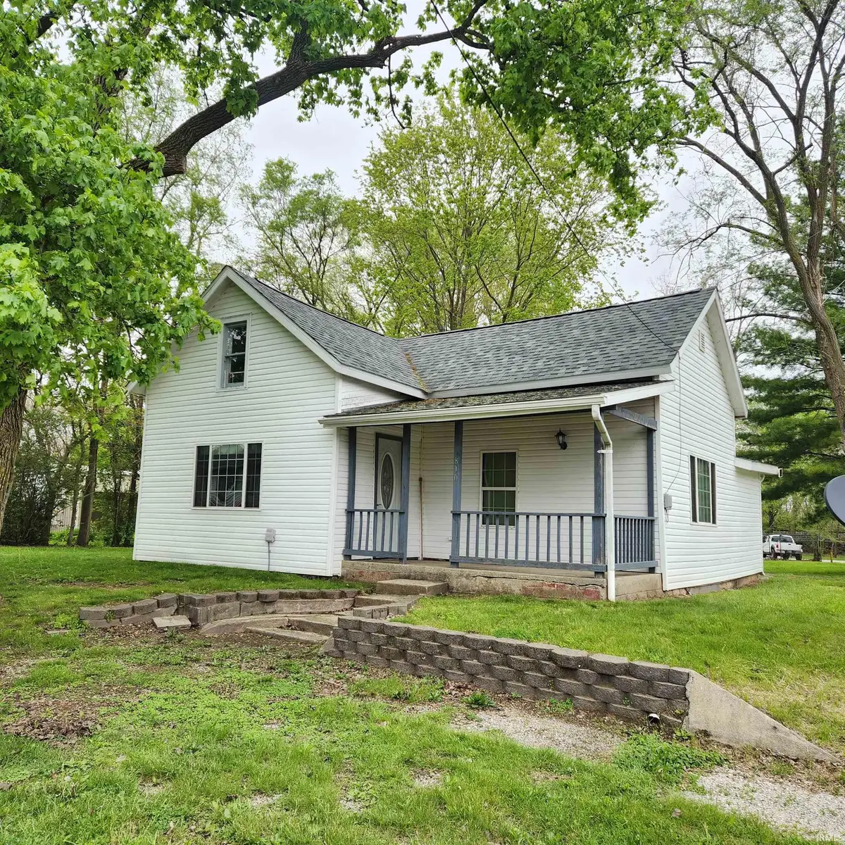 810 W Tower Street, Pierceton, IN 46562 - #1