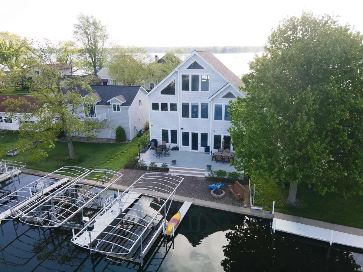 10327 N Leeland Lane, Syracuse, IN 46567 - #1