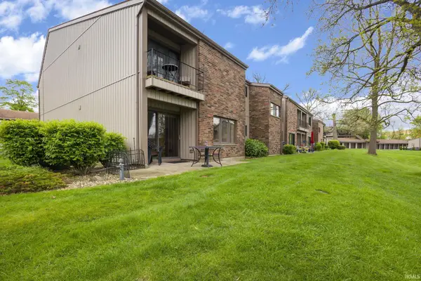 1935 New London Court, South Bend, IN 46637